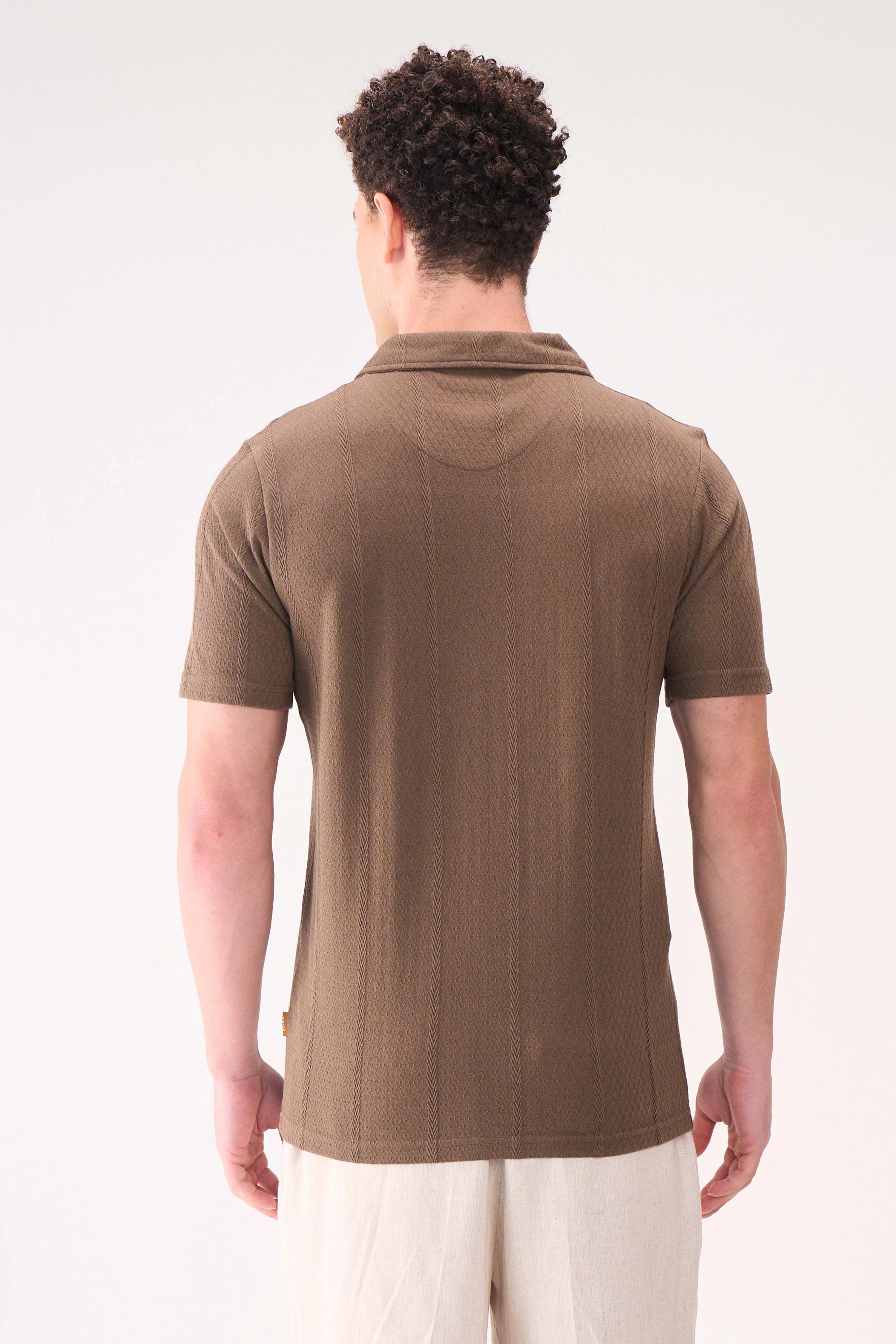 VERTICAL TEXTURES BROWN RESORT COLLAR