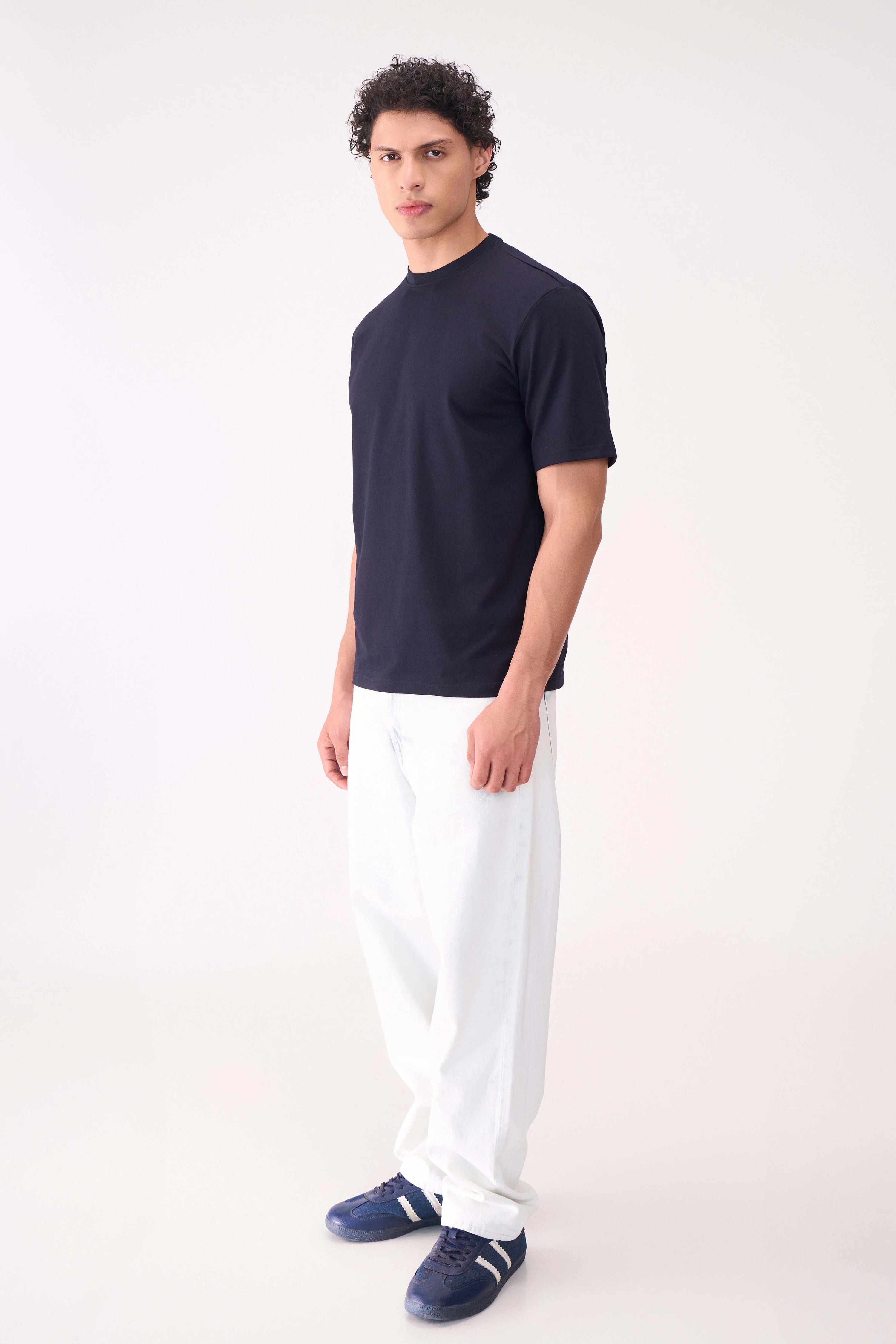 BASIC NAVY RELAXED FIT TSHIRT