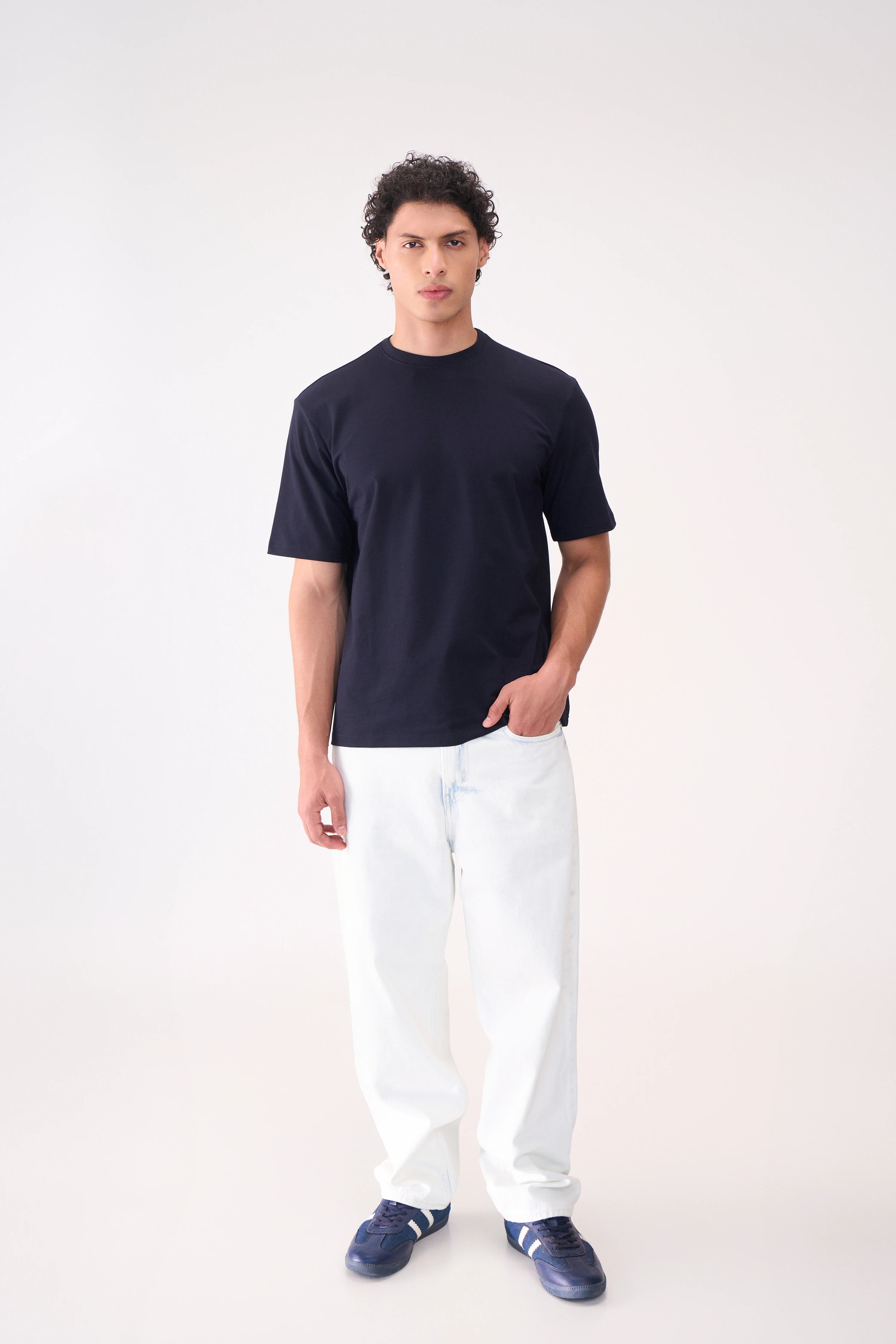 BASIC NAVY RELAXED FIT TSHIRT