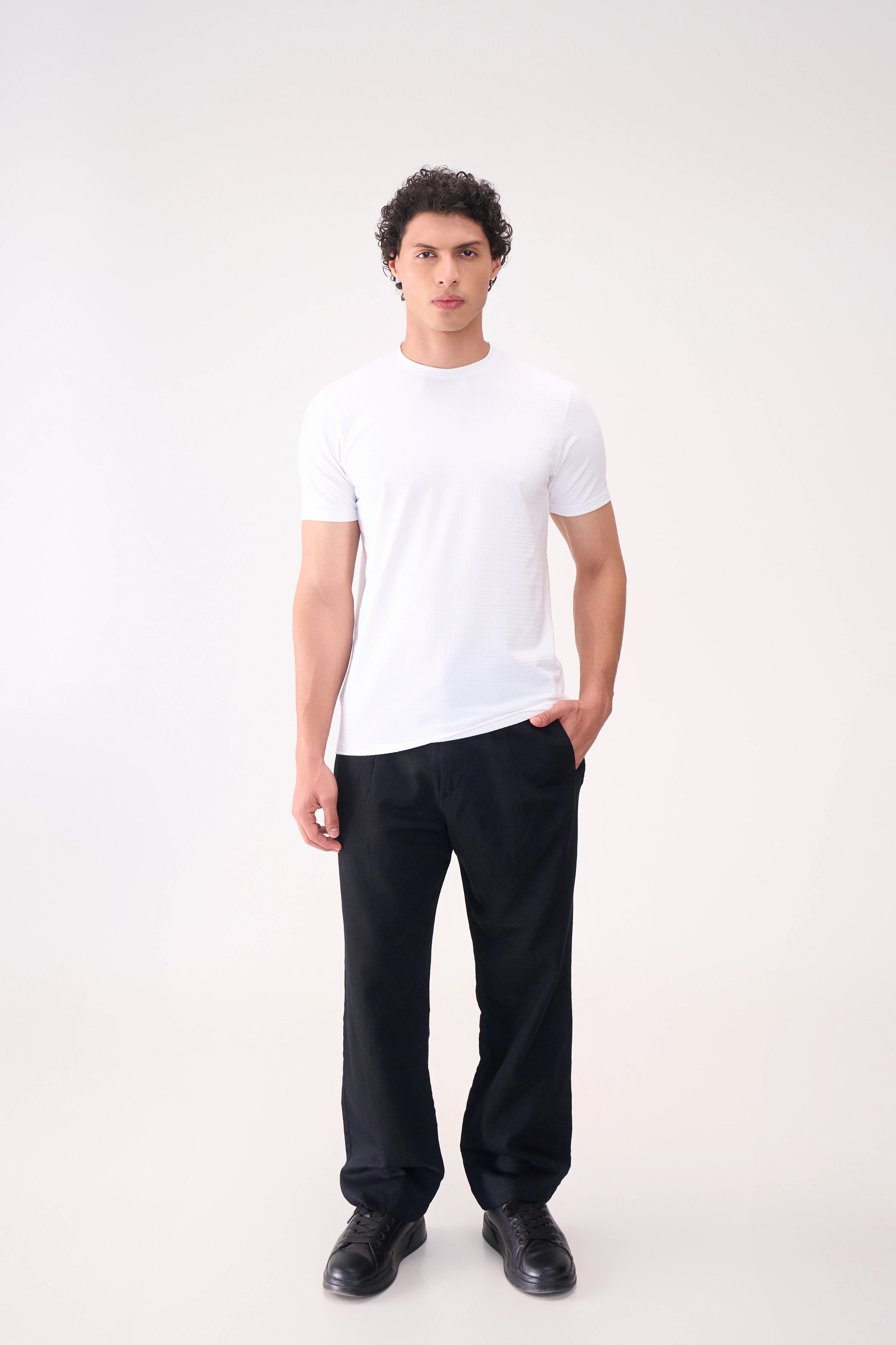 BASIC TEXTURE WHITE TSHIRT