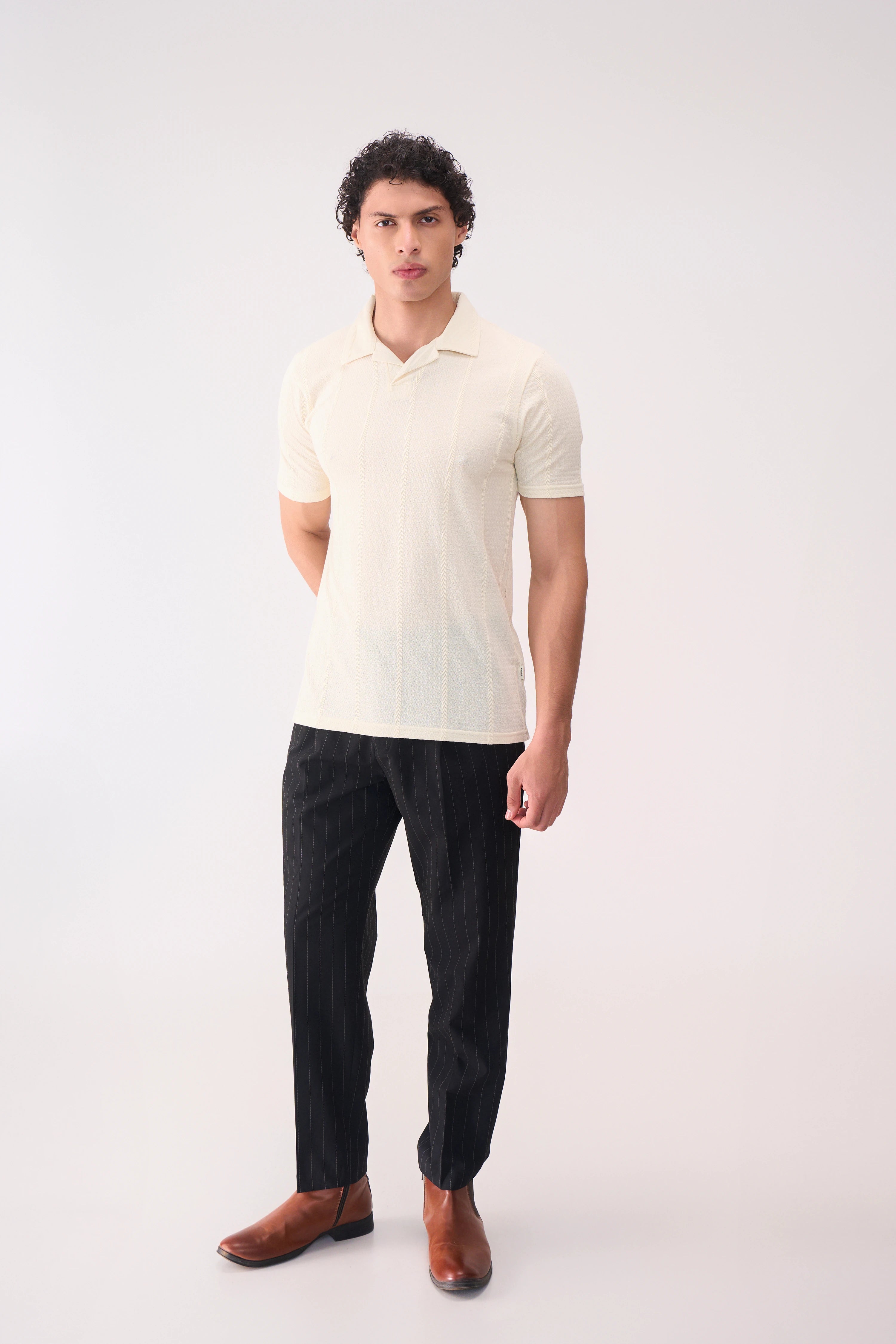 VERTICAL TEXTURES OFFWHITE RESORT COLLAR