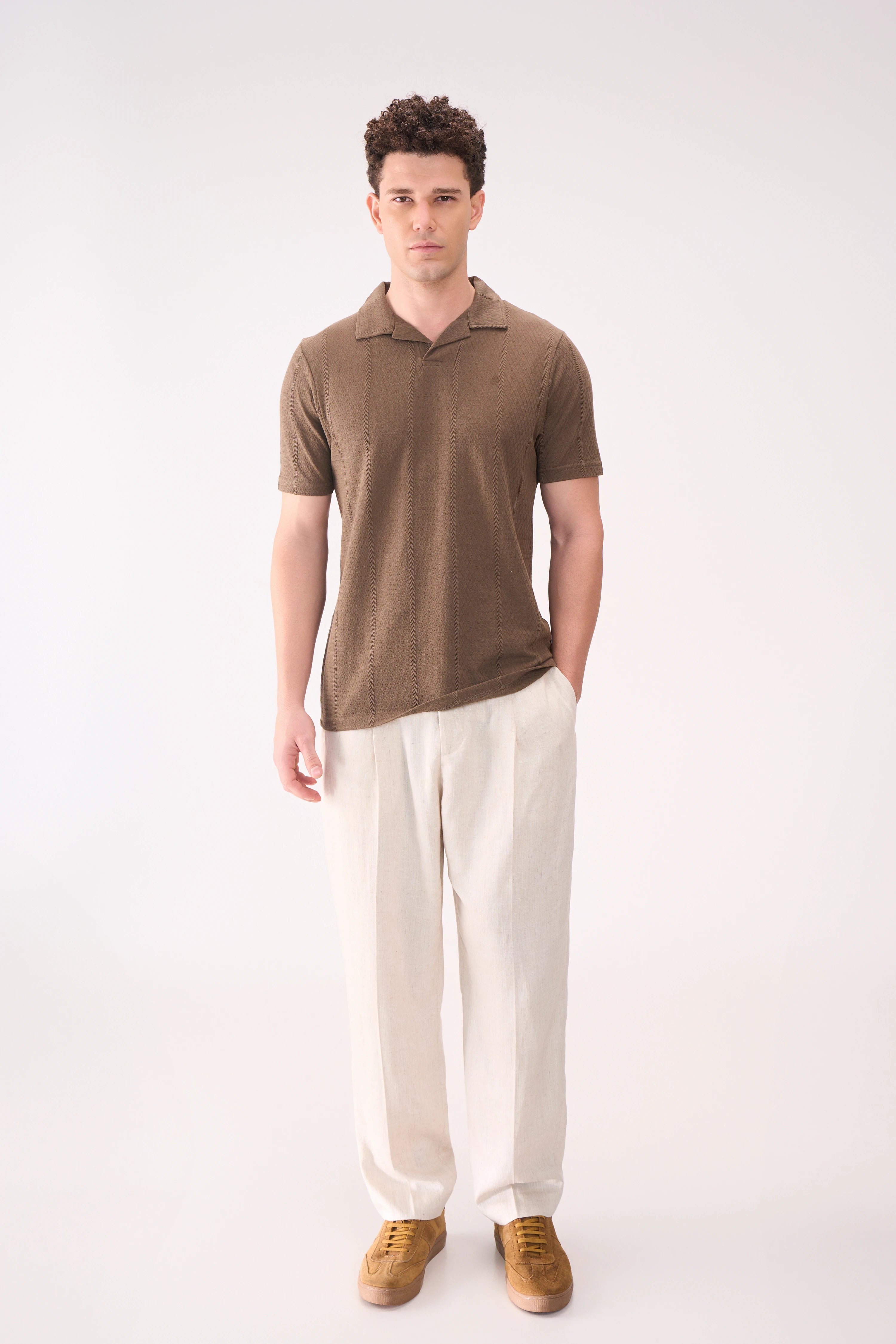 VERTICAL TEXTURES BROWN RESORT COLLAR