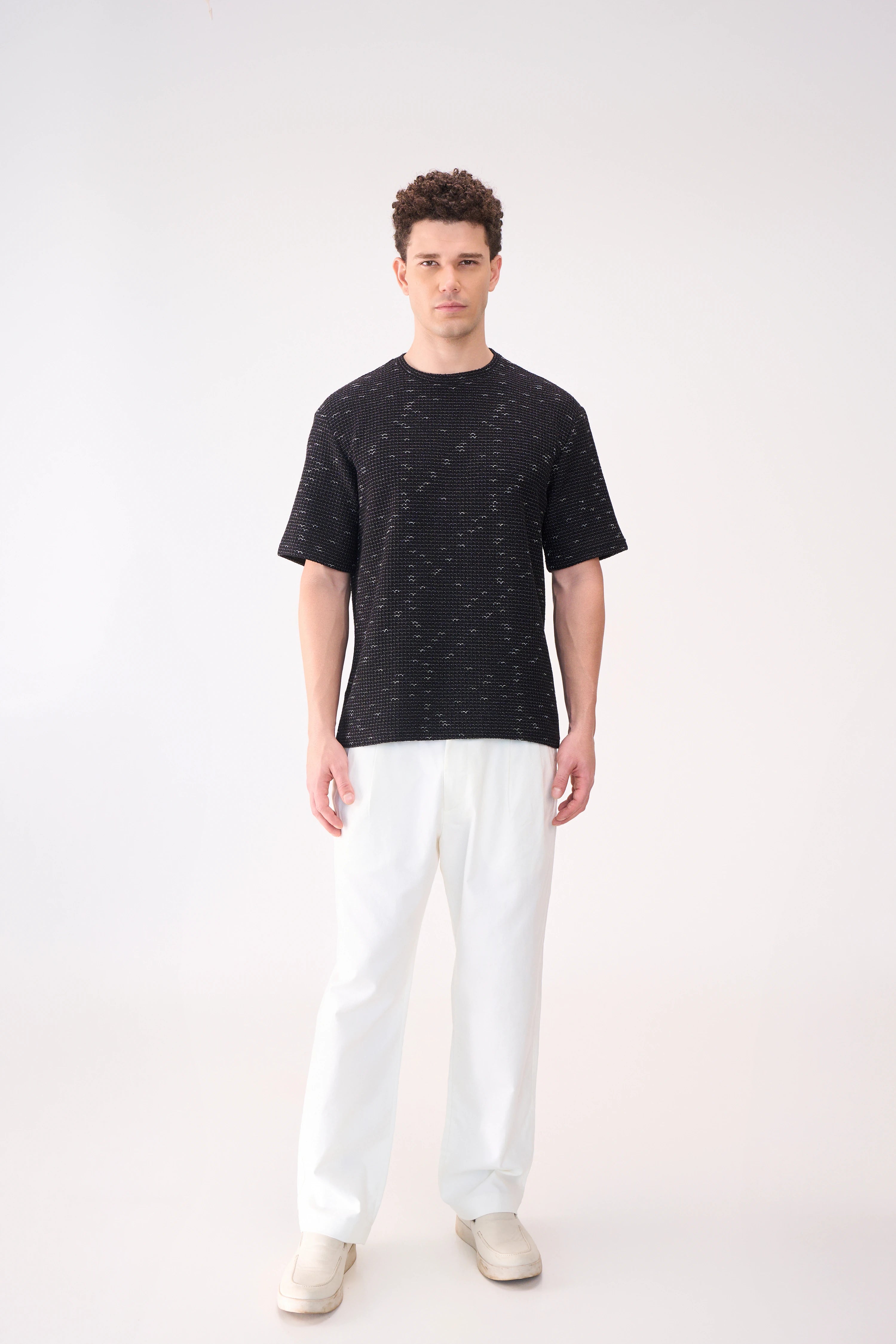 TEXTURED RELAXED FIT BLACK TSHIRT