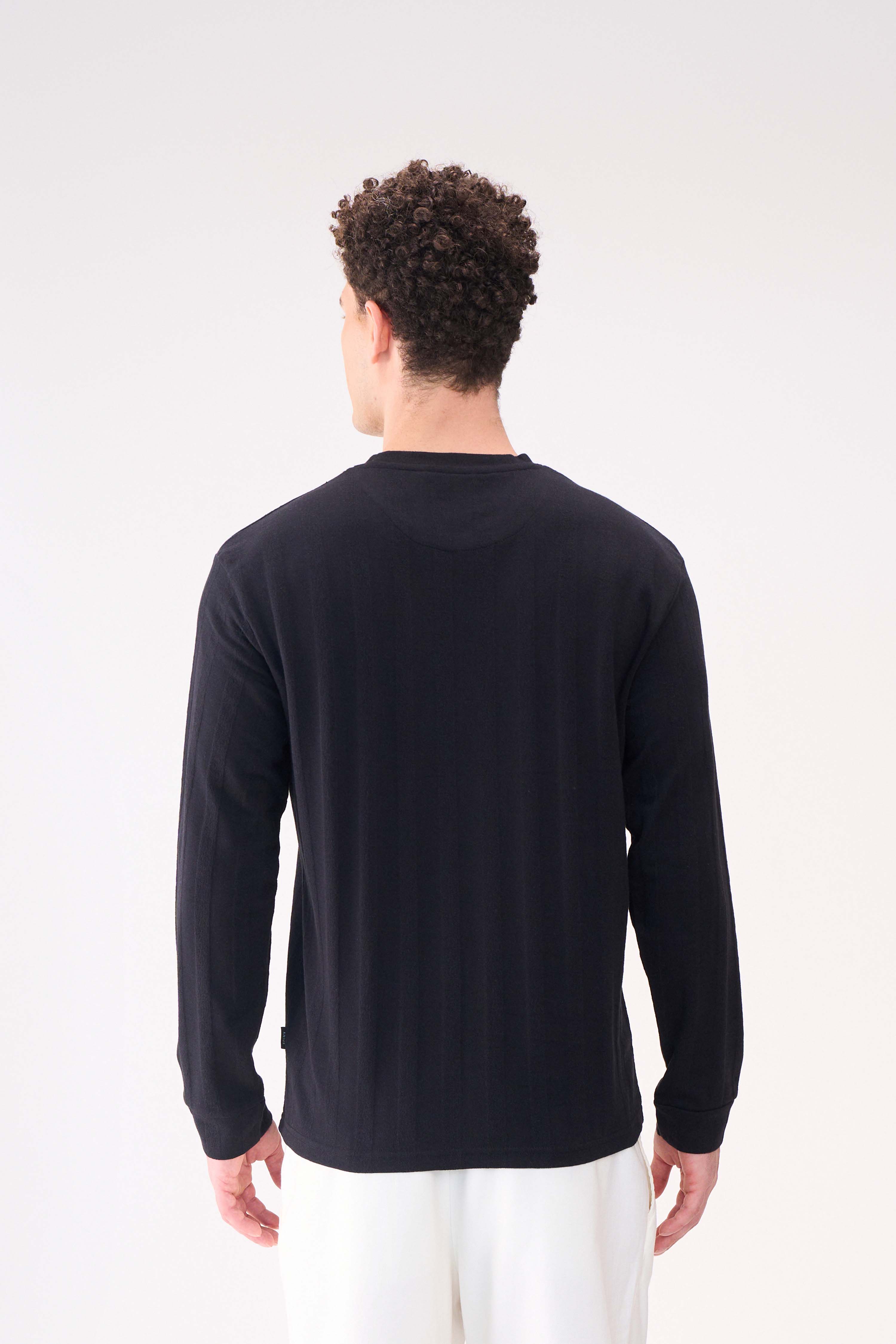 KNITTED LONG SLEEVES BLACK