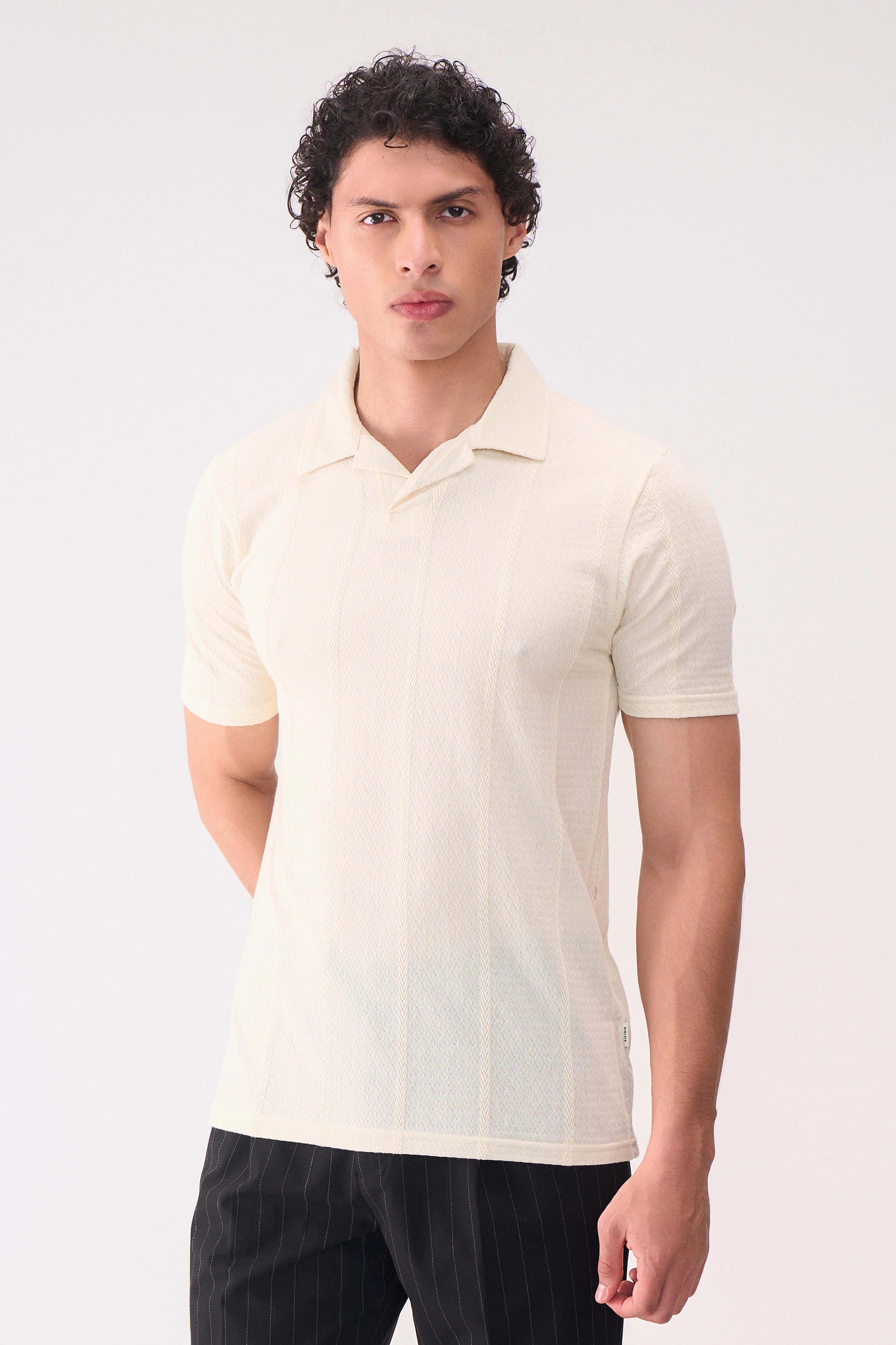 VERTICAL TEXTURES OFFWHITE RESORT COLLAR
