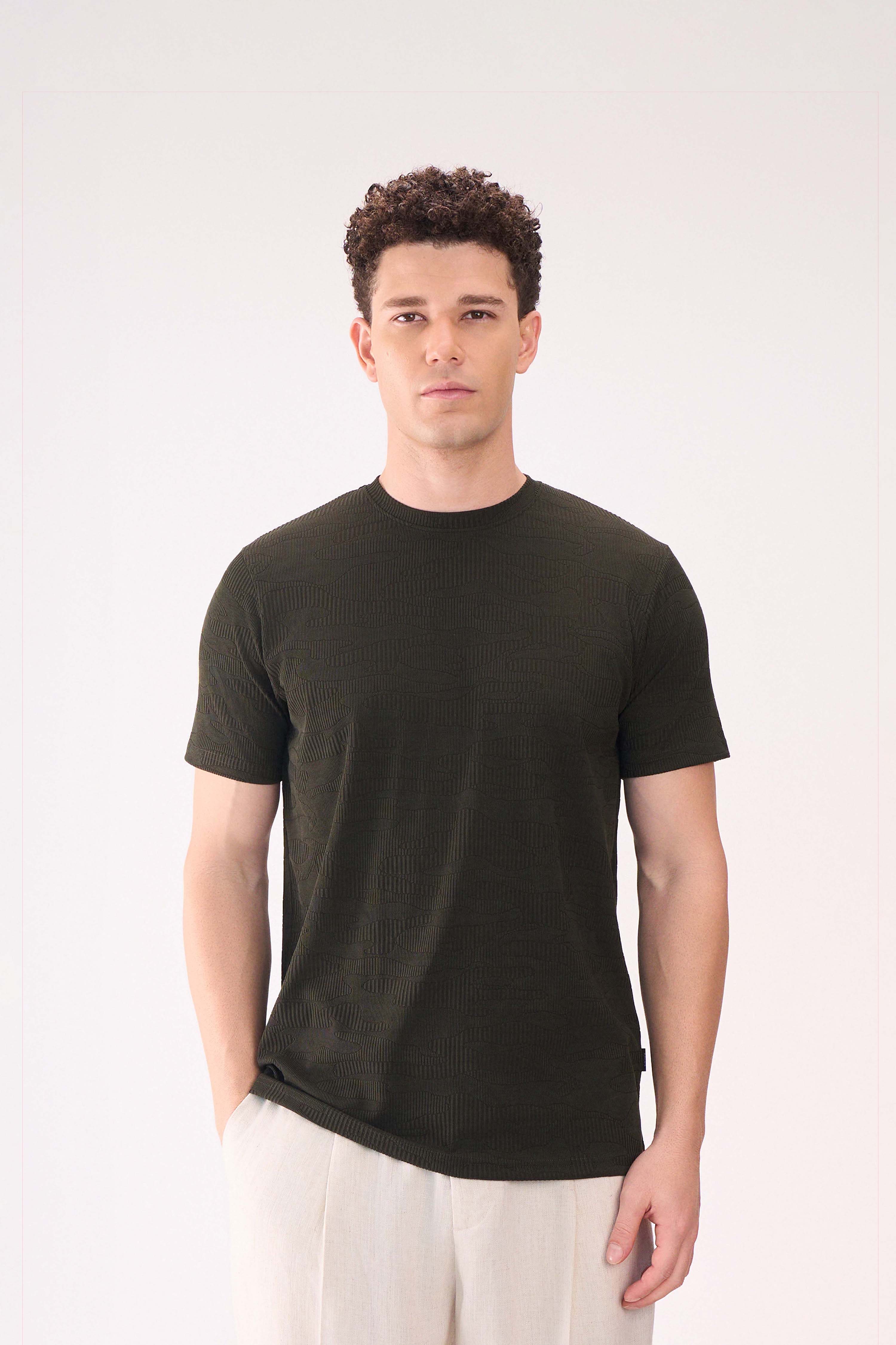 REGULAR FIT TEXTURED OLIVE