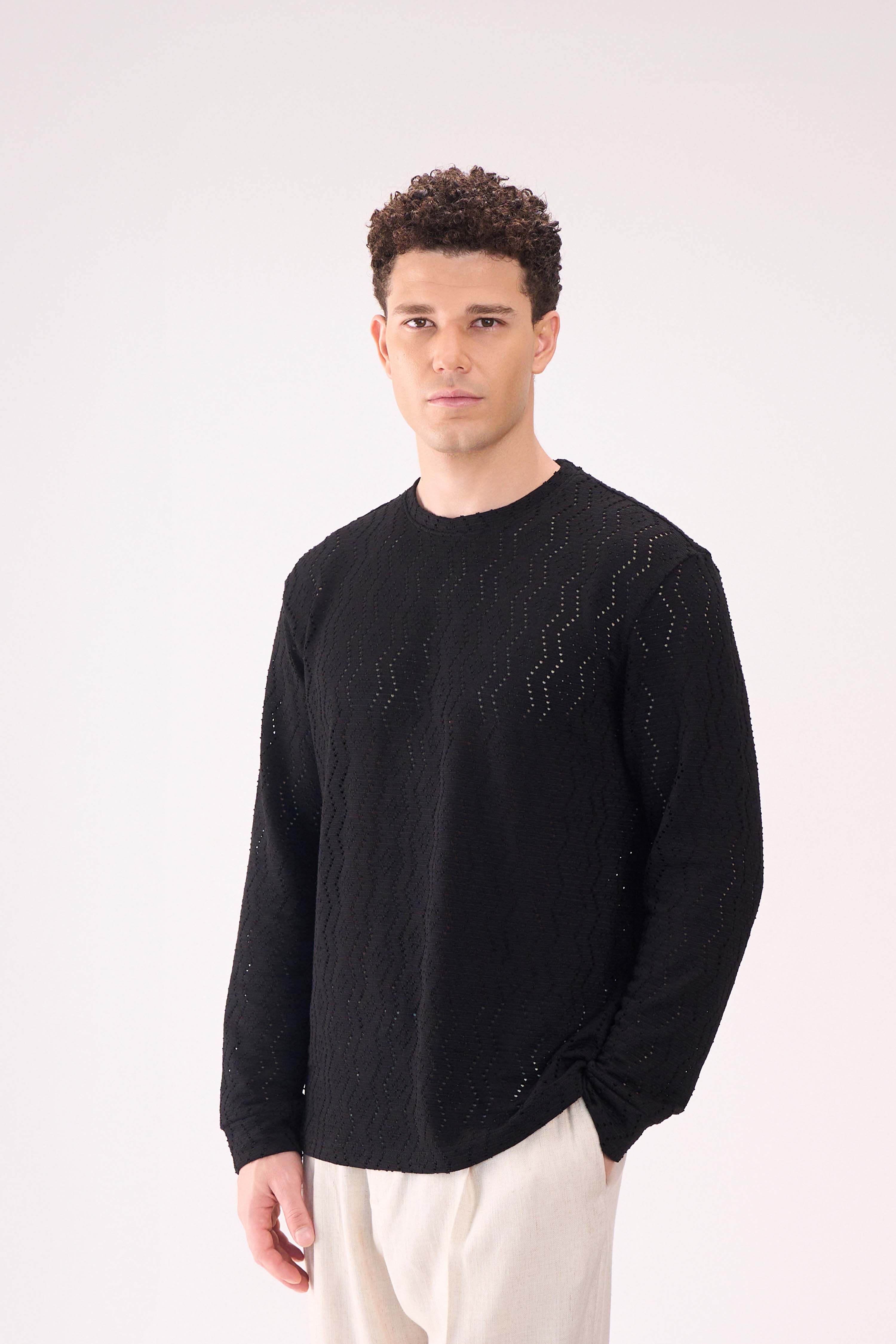 KNITTED LONG SLEEVES