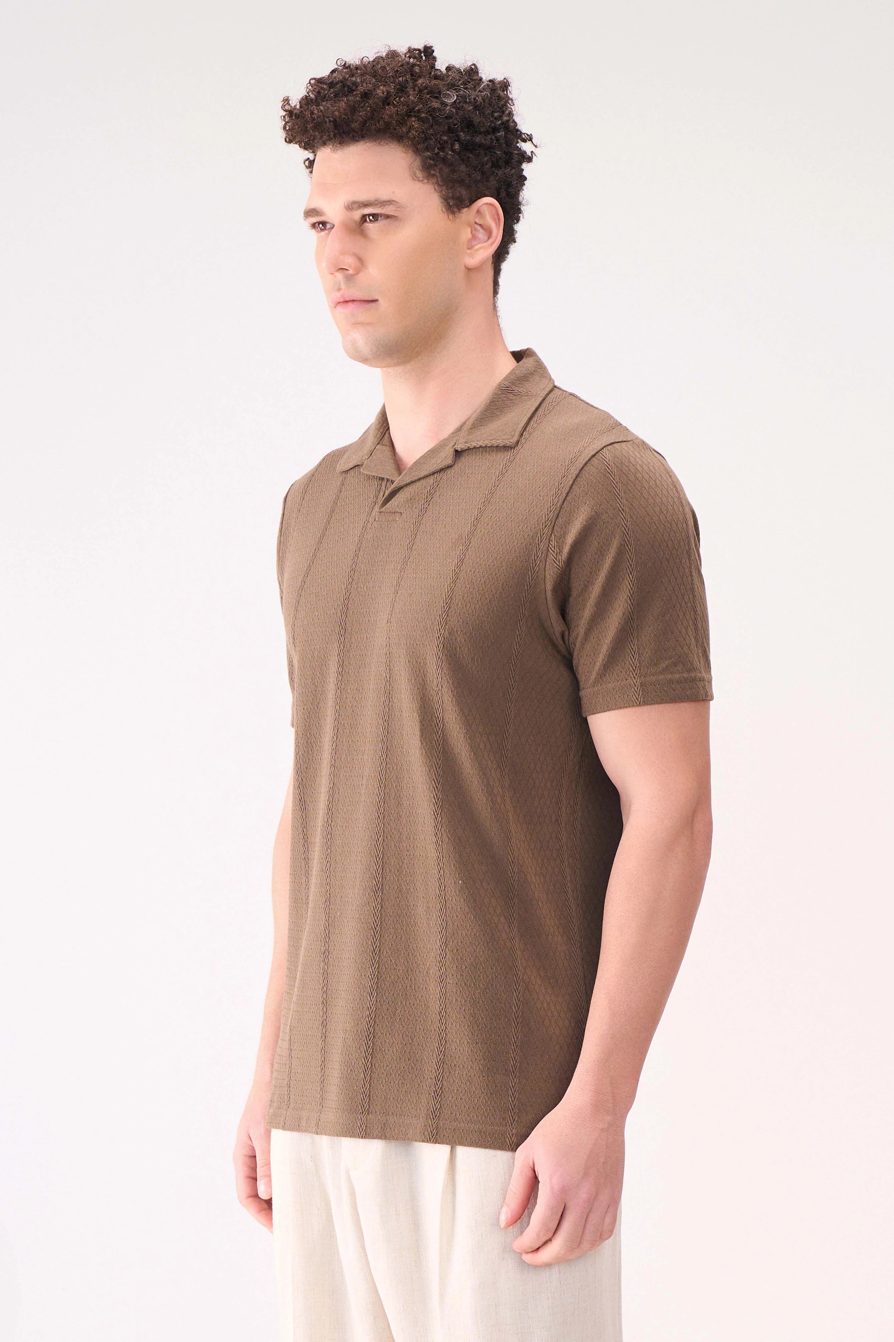 VERTICAL TEXTURES BROWN RESORT COLLAR