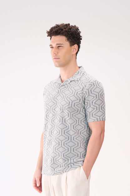 GEOMETRIC TEXTURED GREY RESORT COLLAR