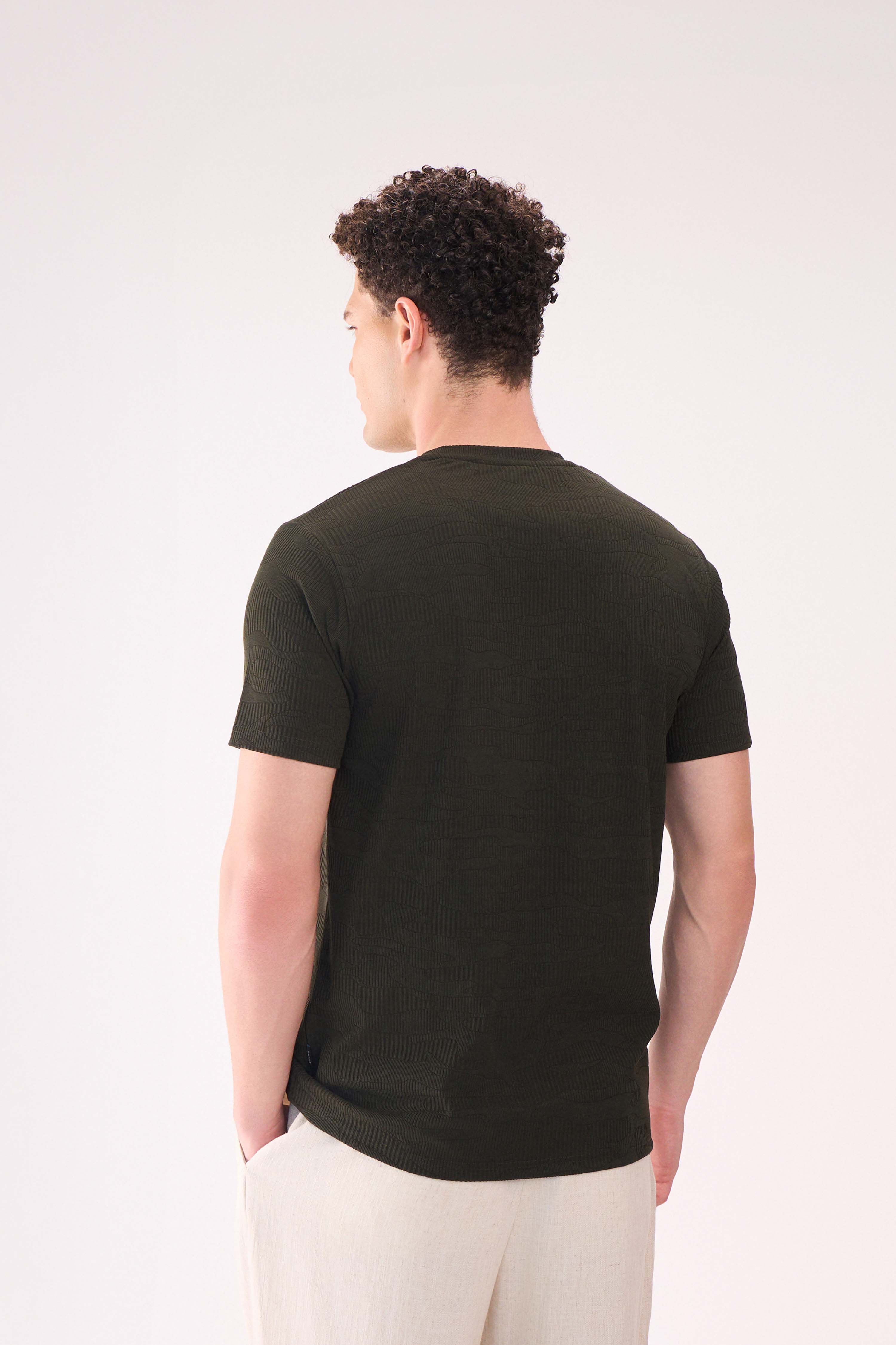 REGULAR FIT TEXTURED OLIVE
