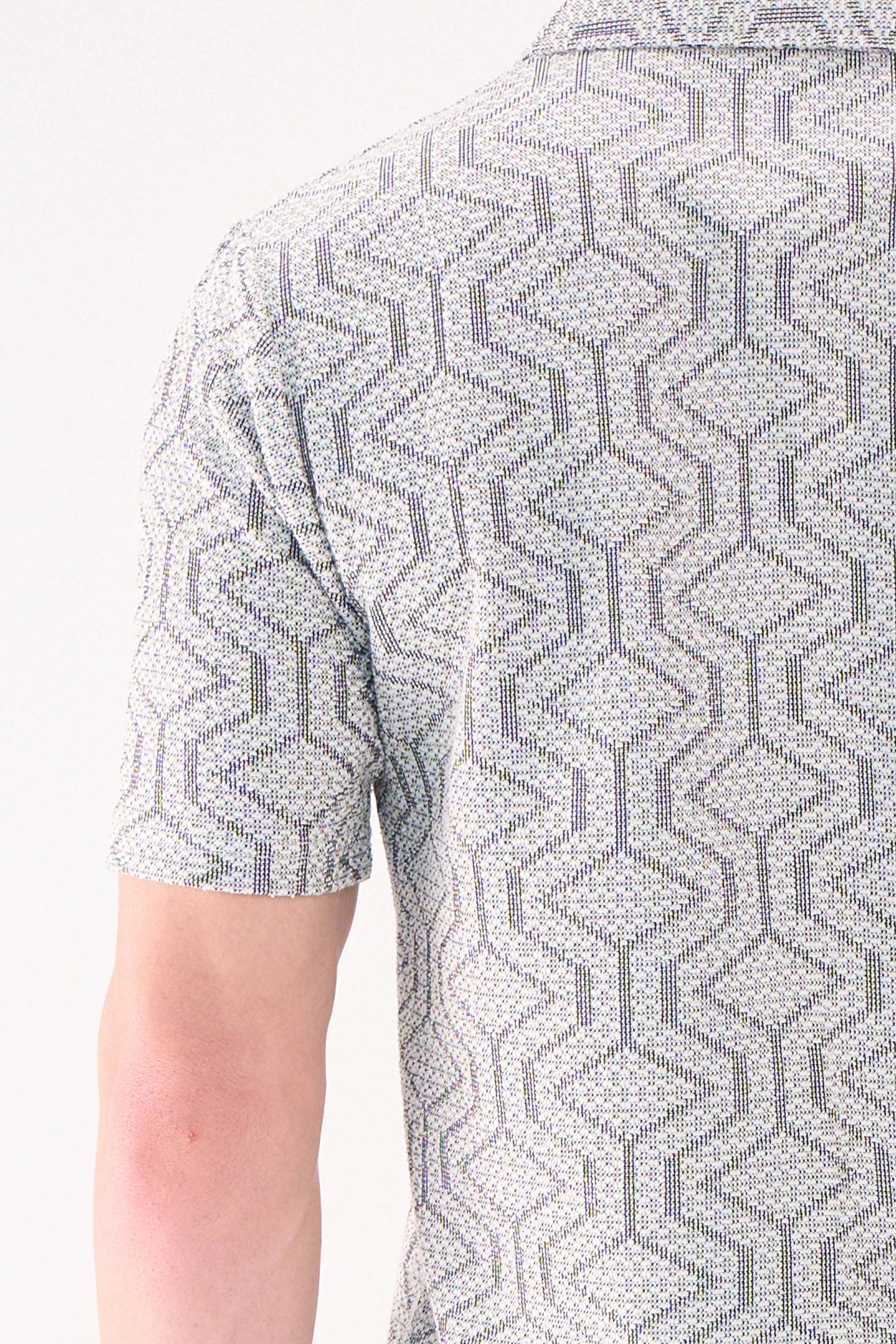 GEOMETRIC TEXTURED GREY RESORT COLLAR