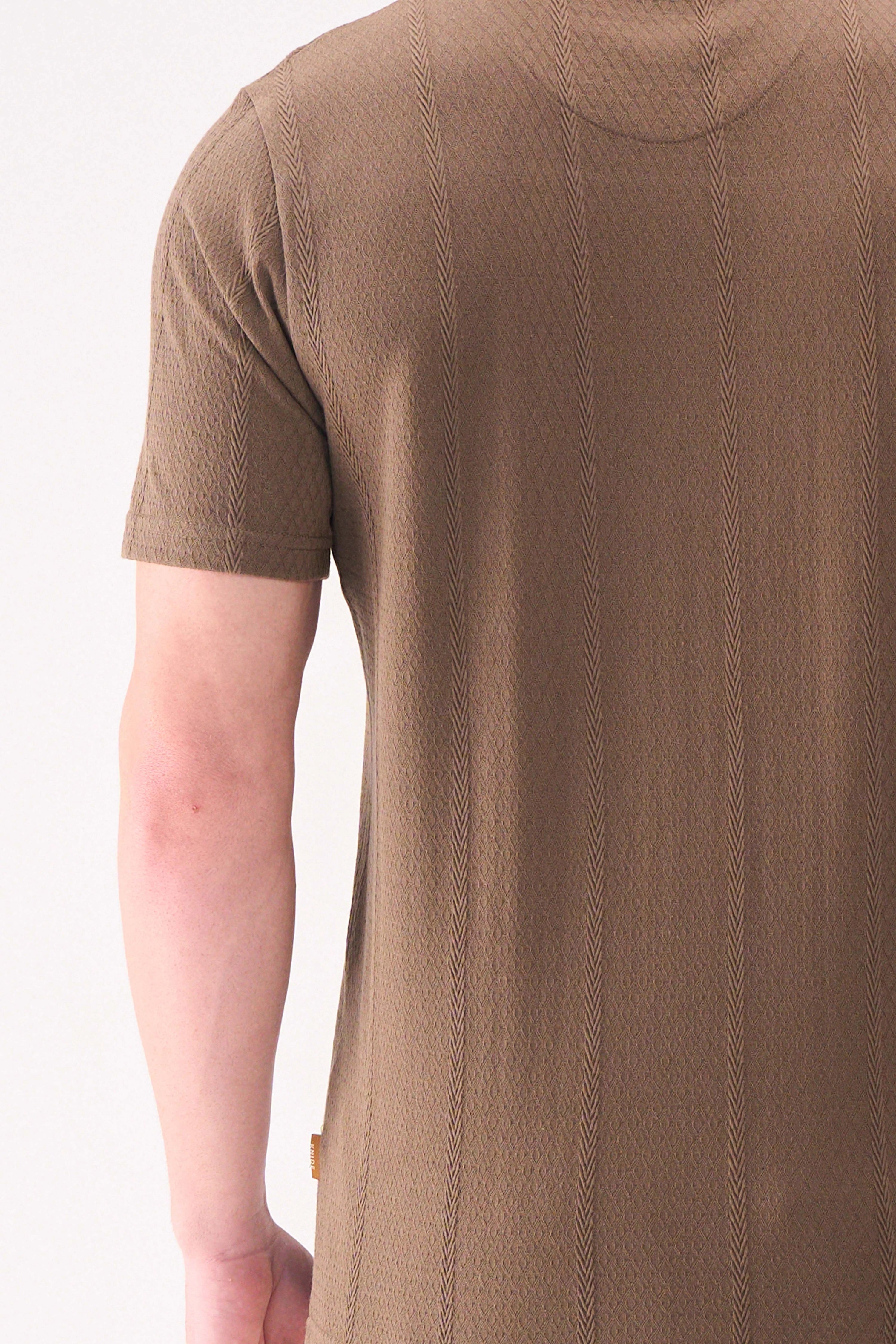 VERTICAL TEXTURES BROWN RESORT COLLAR