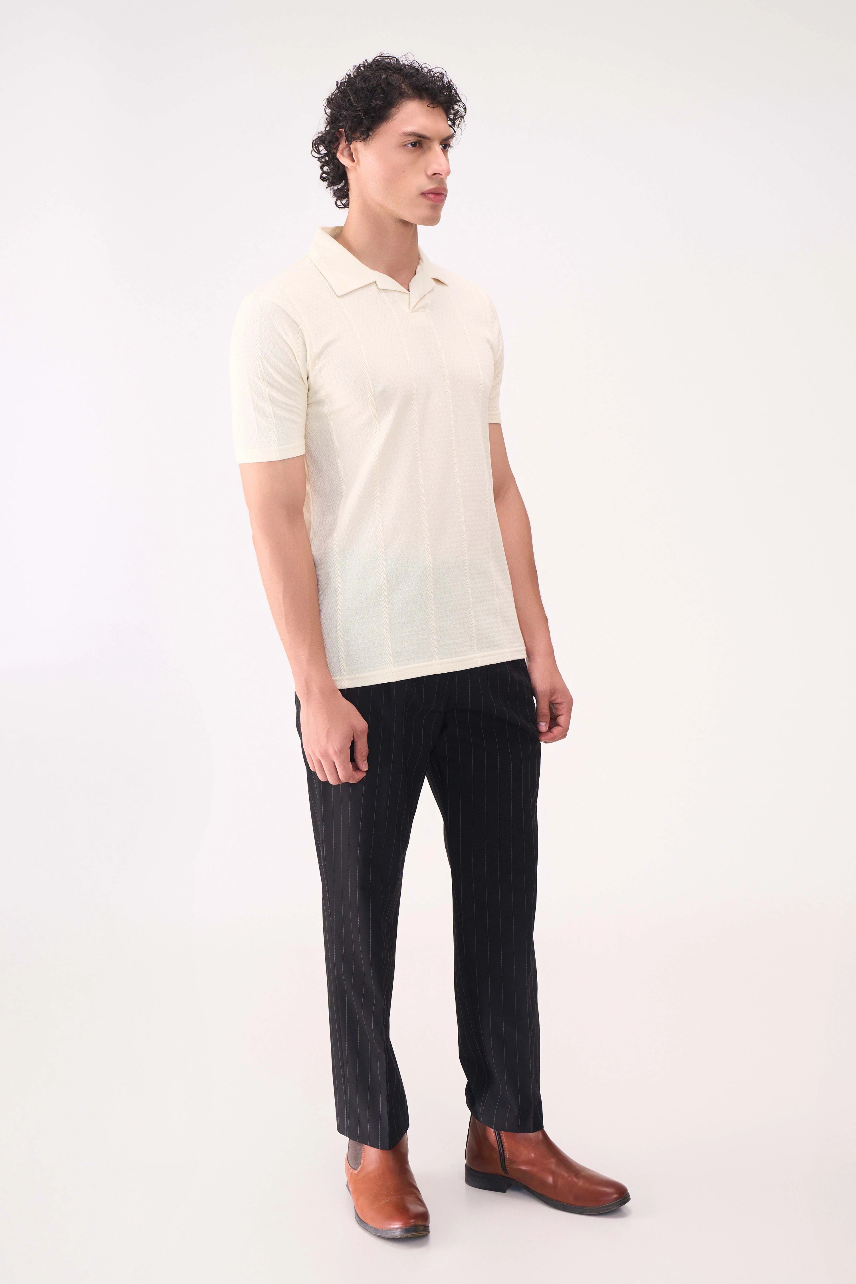 VERTICAL TEXTURES OFFWHITE RESORT COLLAR