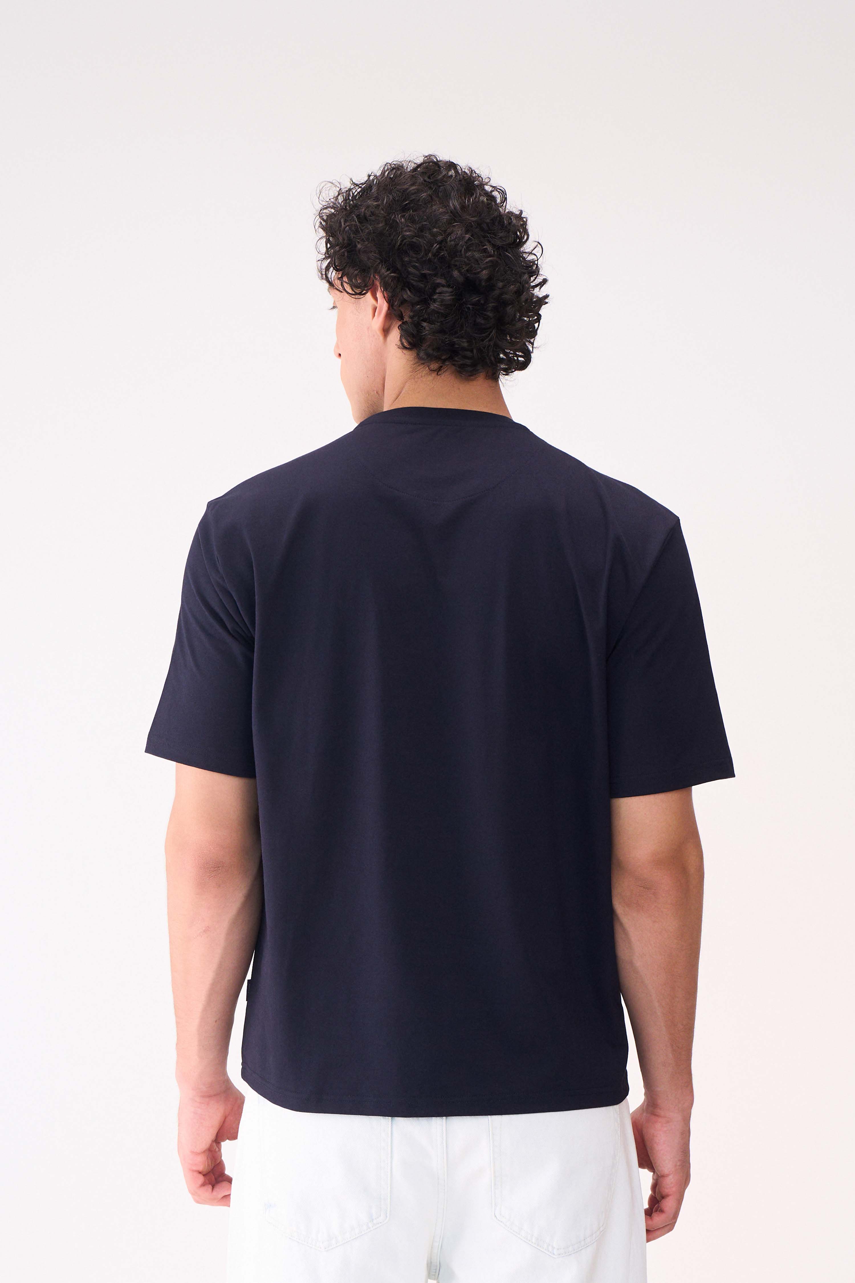 BASIC NAVY RELAXED FIT TSHIRT