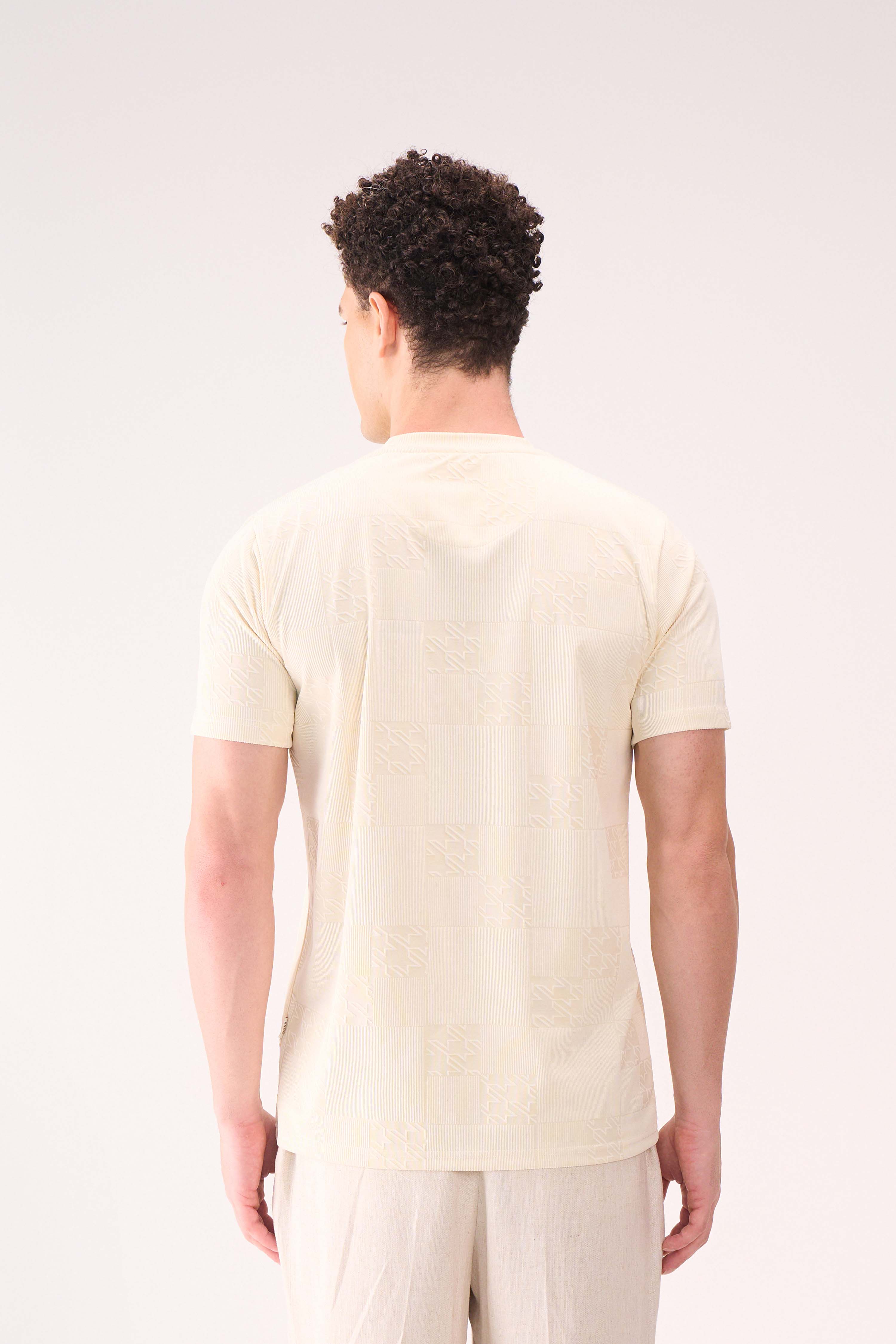 REGULAR FIT TEXTURED OFFWHITE