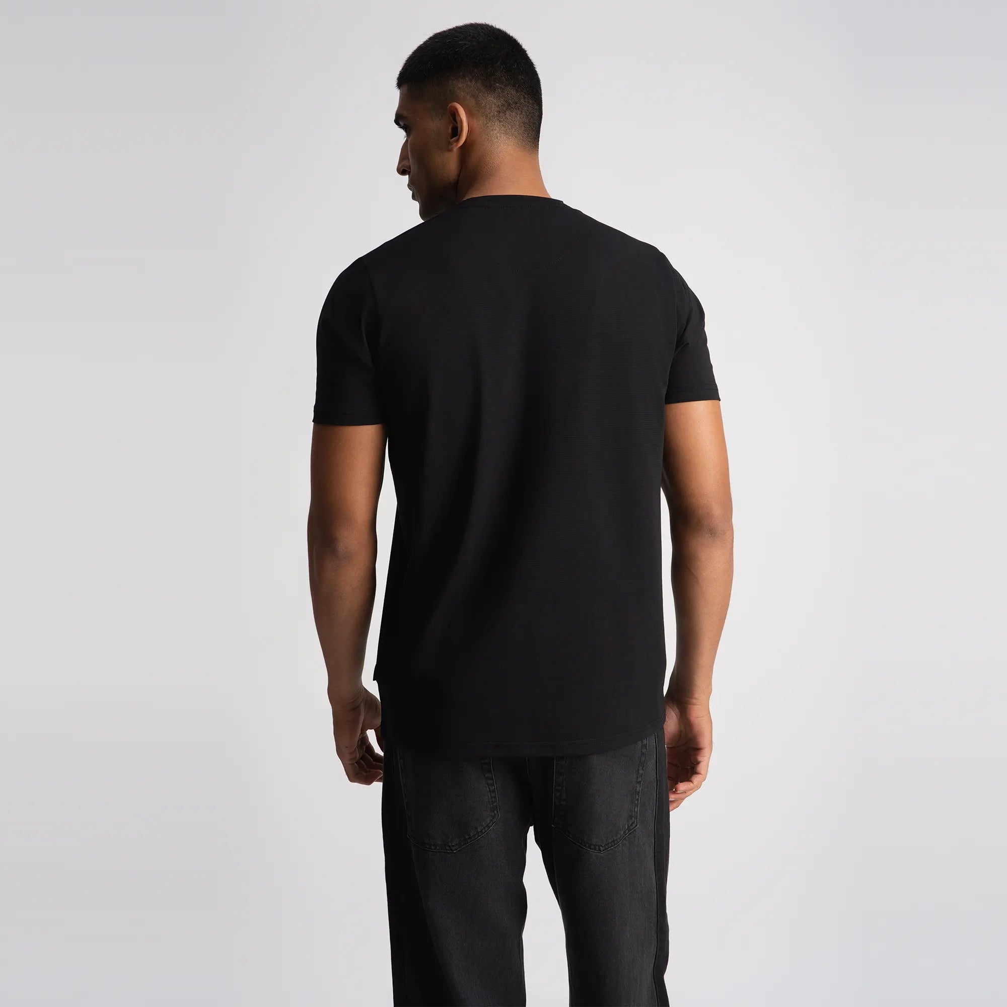 Relaxed Fine Line T-Shirt - Black