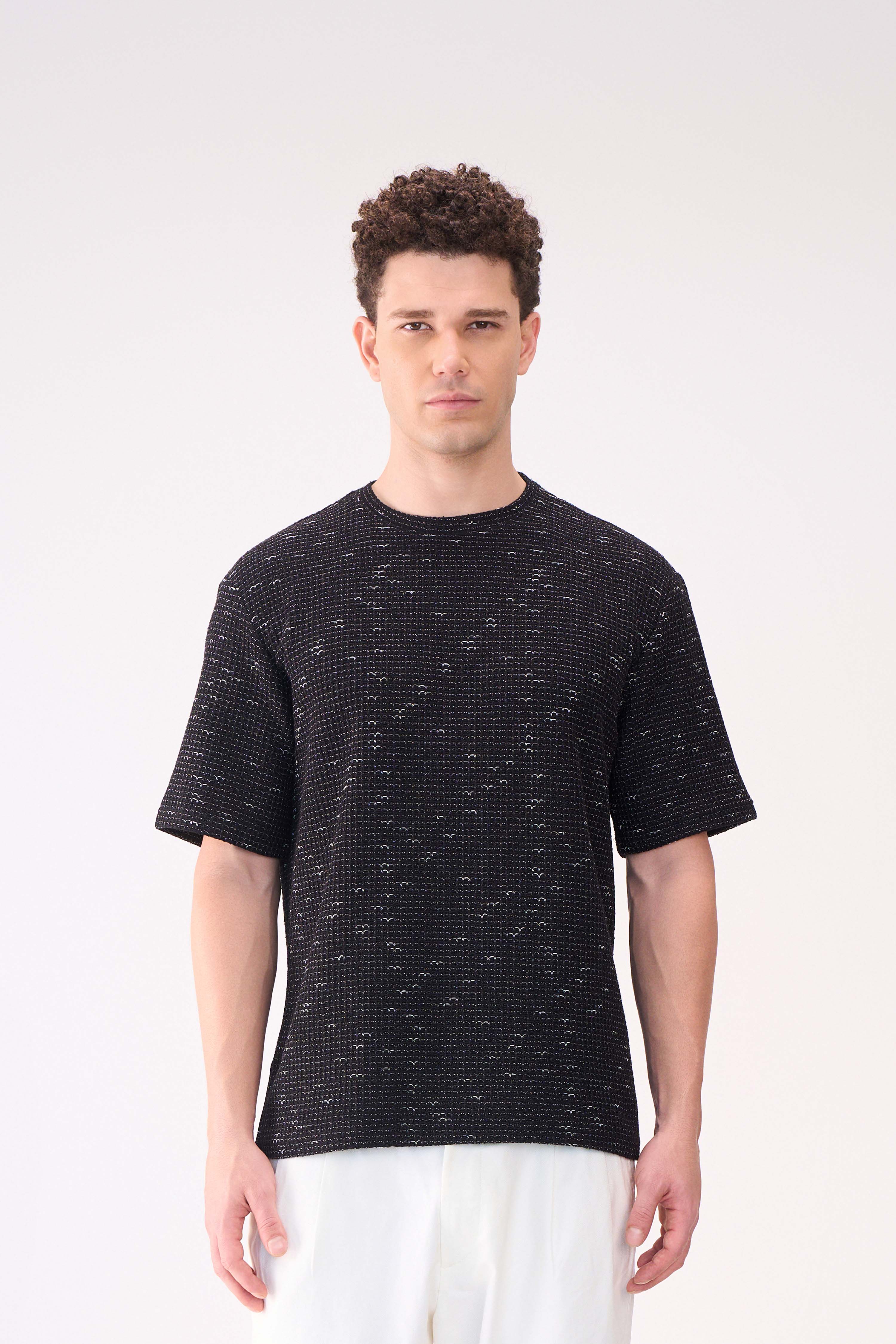 TEXTURED RELAXED FIT BLACK TSHIRT