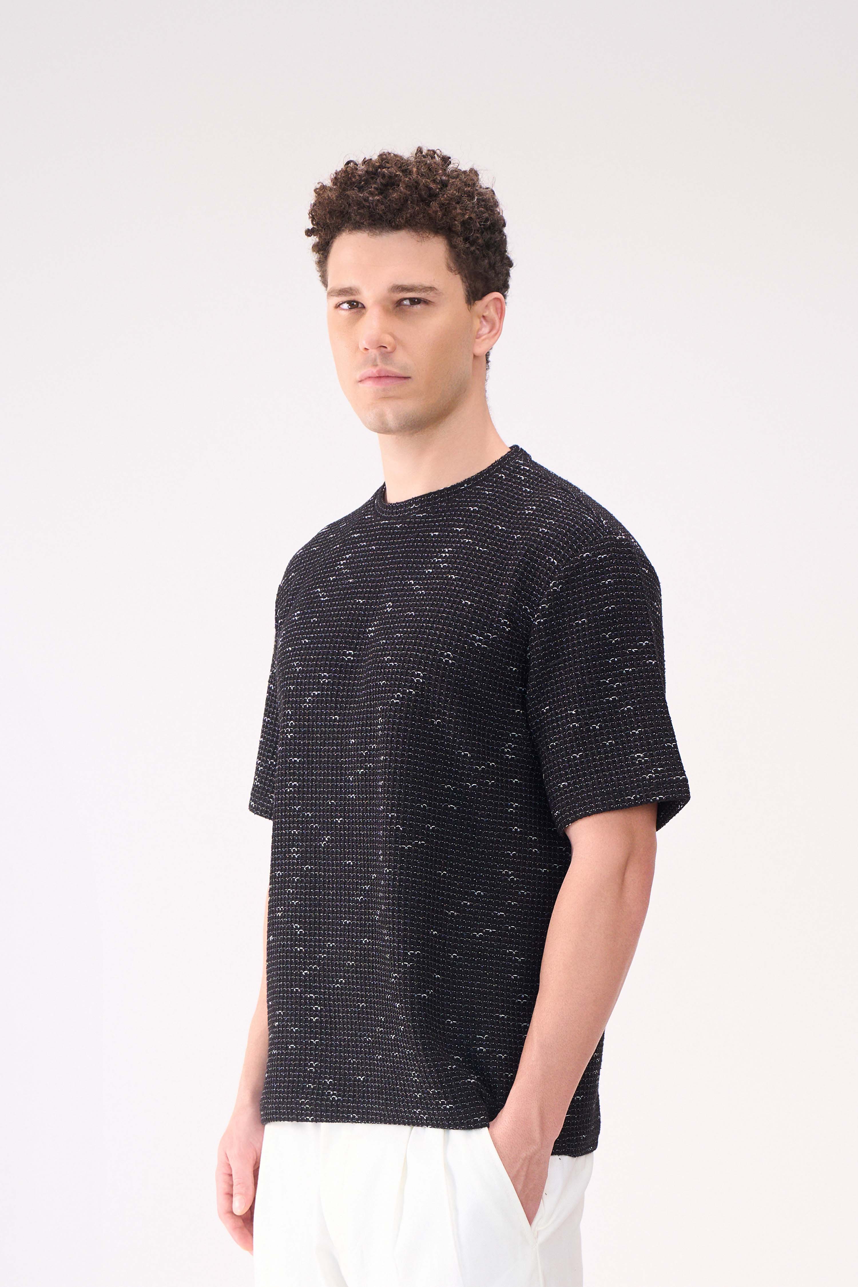 TEXTURED RELAXED FIT BLACK TSHIRT